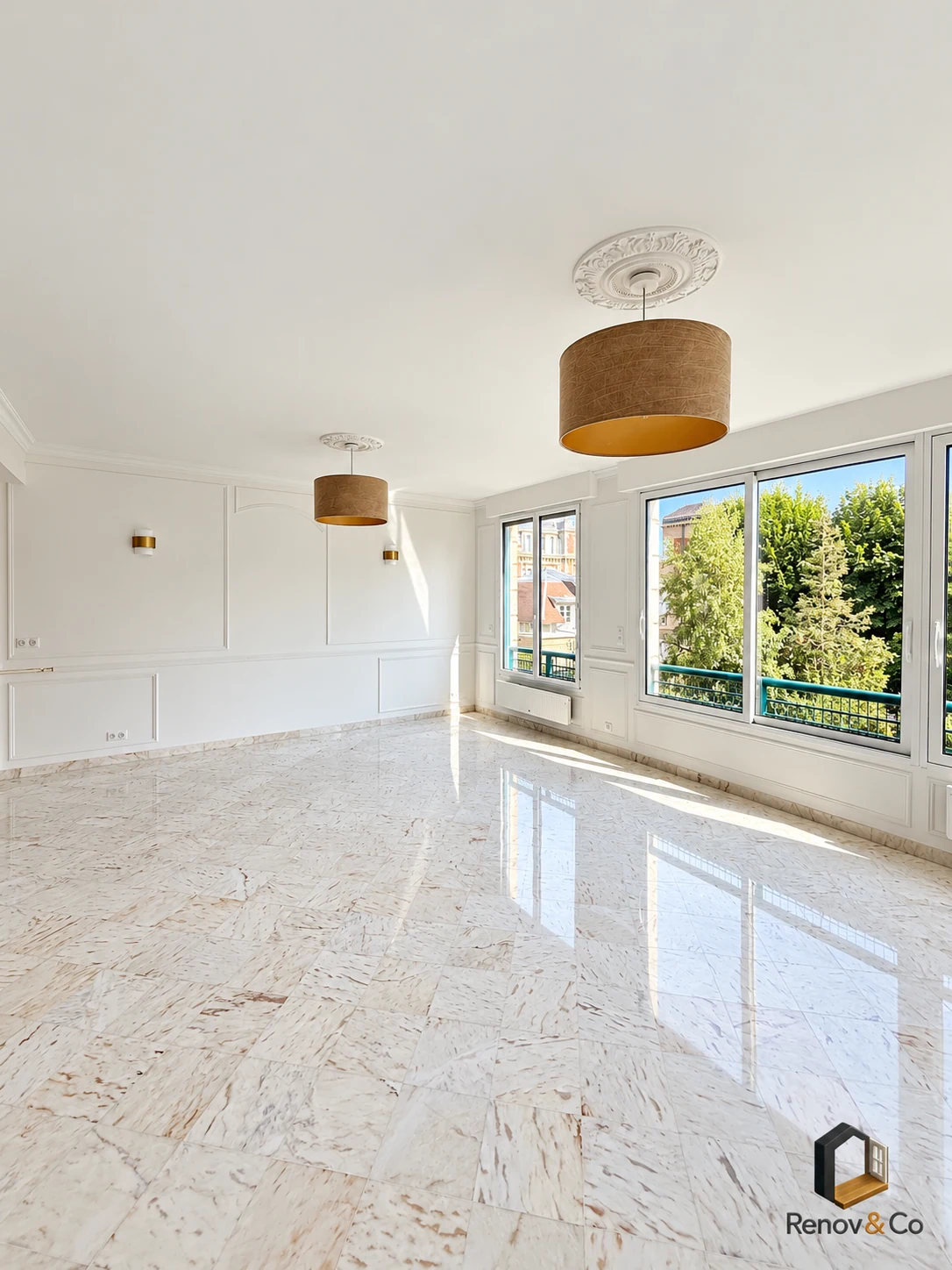 Salon avec deux suspensions et marbre rénové — appartement à Saint-Germain-en-Laye