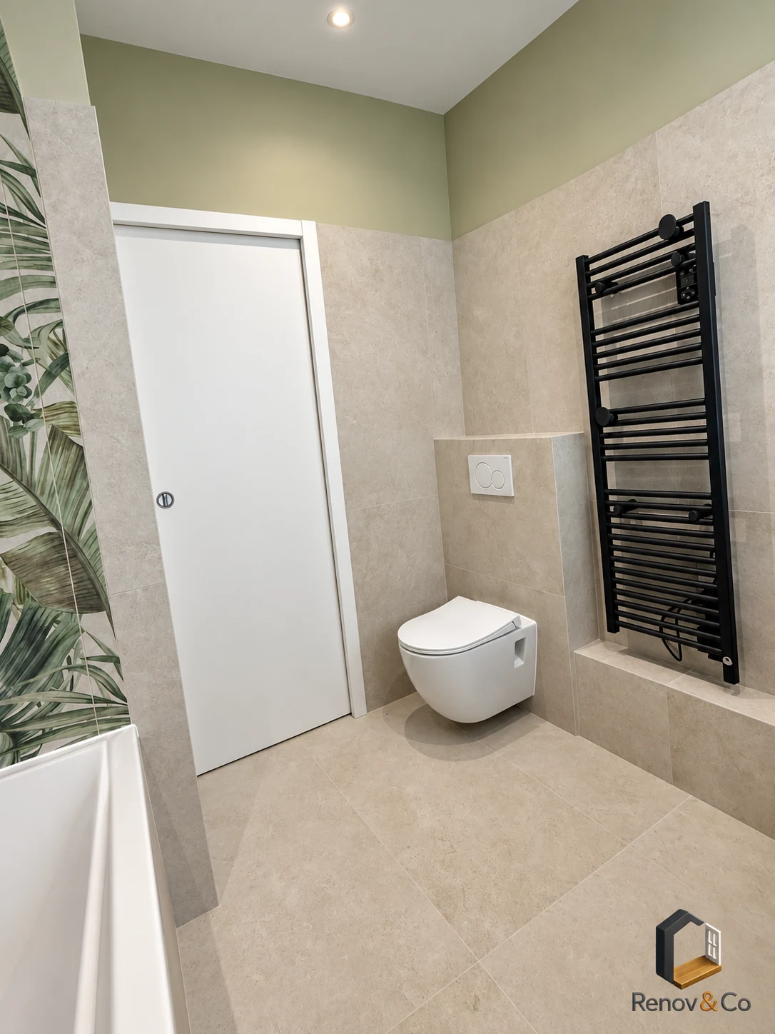 WC suspendu et sèche-serviettes — appartement à Saint-Germain-en-Laye