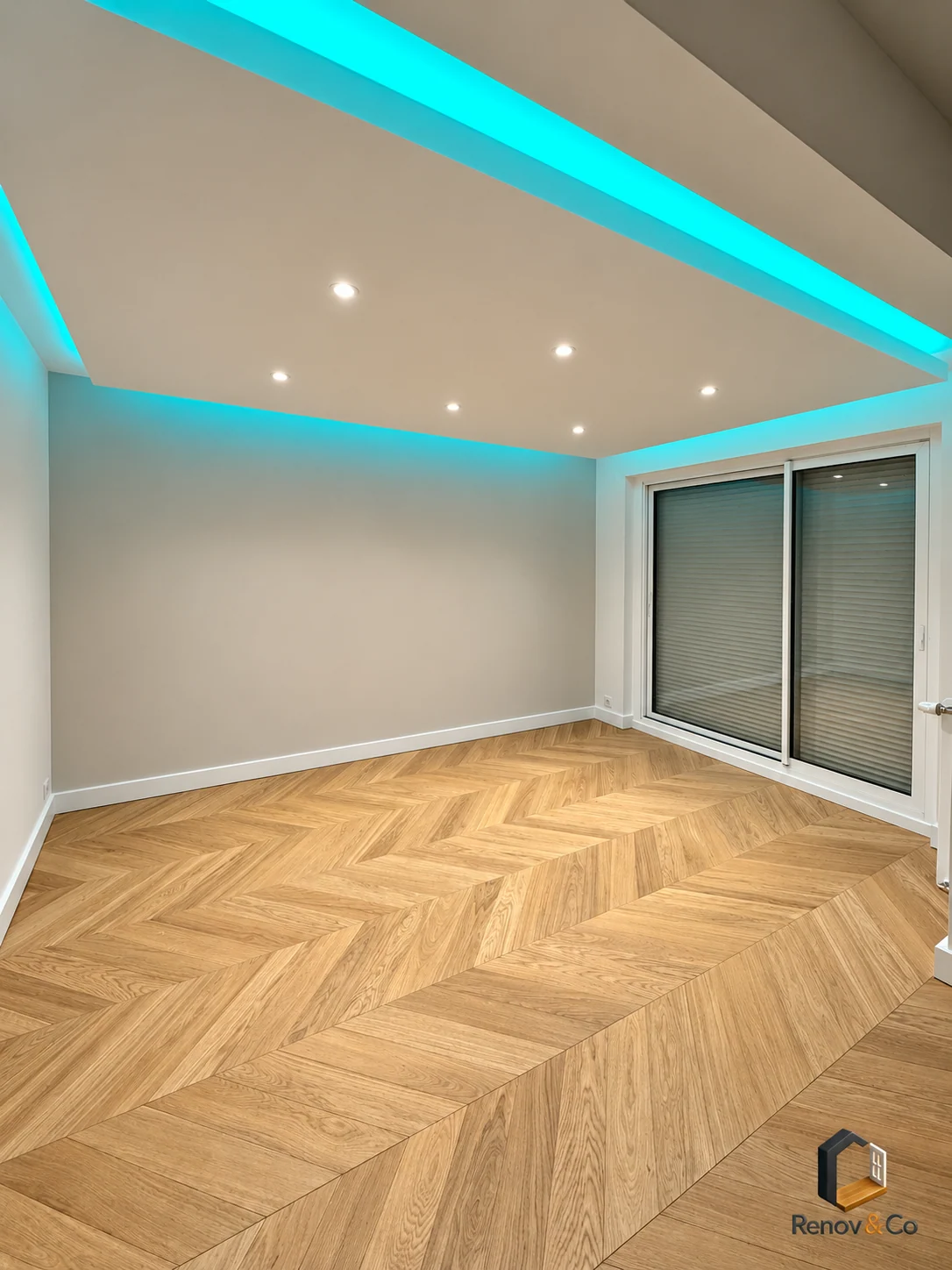 Pièce avec parquet et éclairage indirect coloré — appartement au Pecq